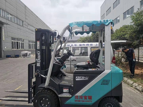 寶驪提醒您，記得對(duì)四川叉車(chē)進(jìn)行定期檢查！